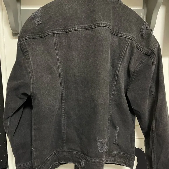 Ripped black jean jacket - Picture 2 of 2